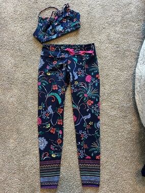 Women’s Floral Old Navy Leggings with matching sports bra set